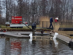 Het leegpompen van de haven kan beginnen