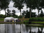 Tent deze keer aan de haven geplaatst