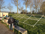 Als eerste de tent opbouwen